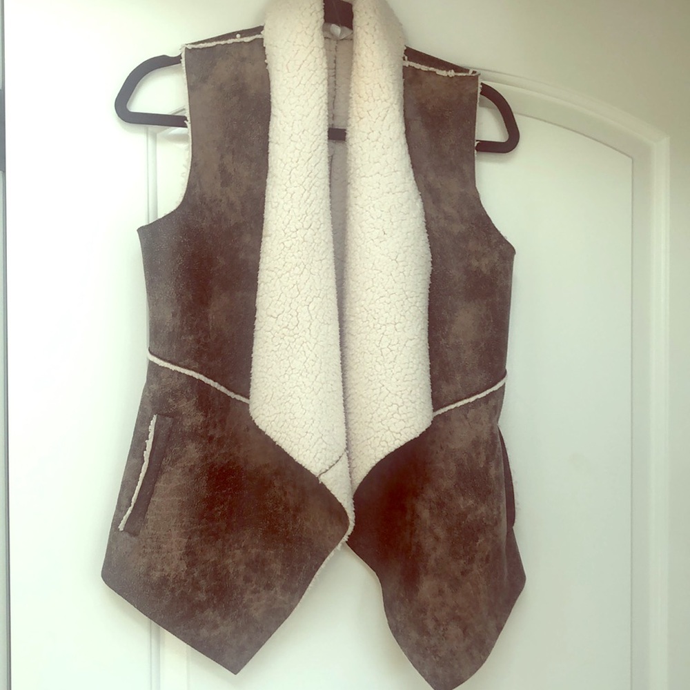 JACK High-Low Vest with faux leather/fur mix